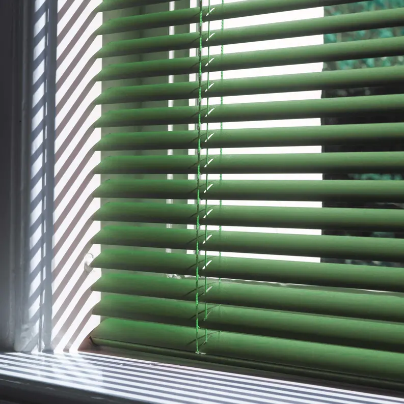 Aktions-Jalousie nach Maß